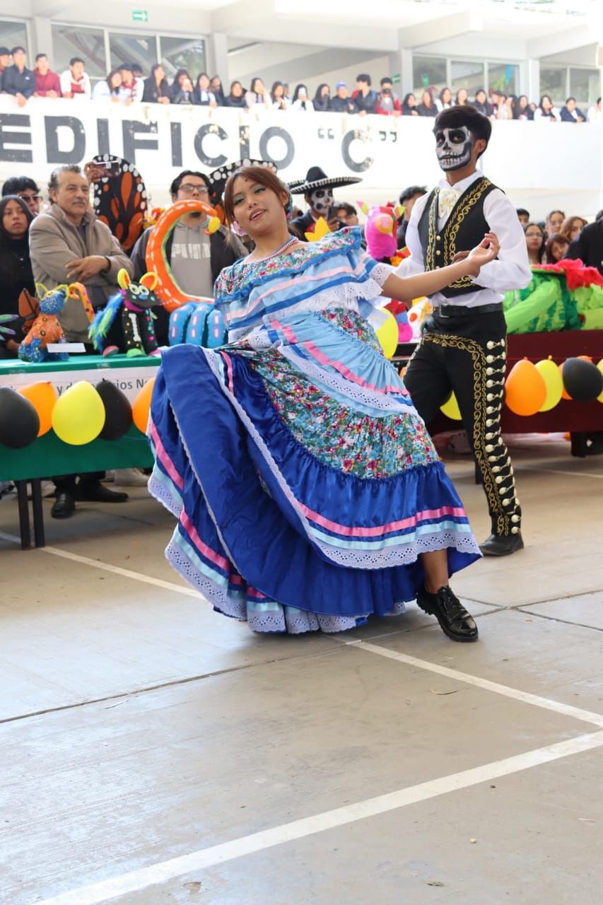 Presentación de la alumna Viridiana Hernández